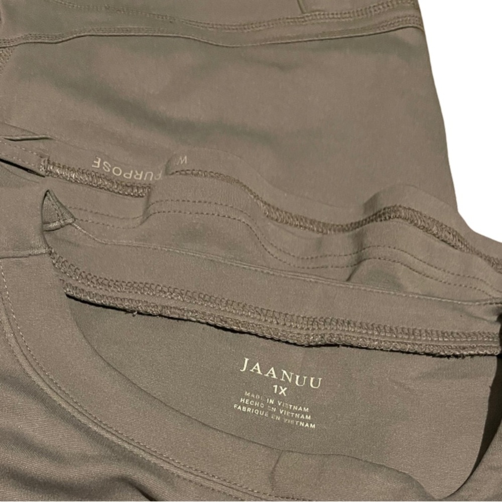 Jaanuu Scrub set